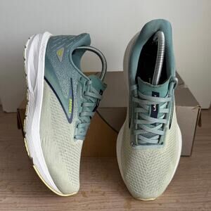 Brooks Launch 10 Women Running Sneakers- SZ 9.5